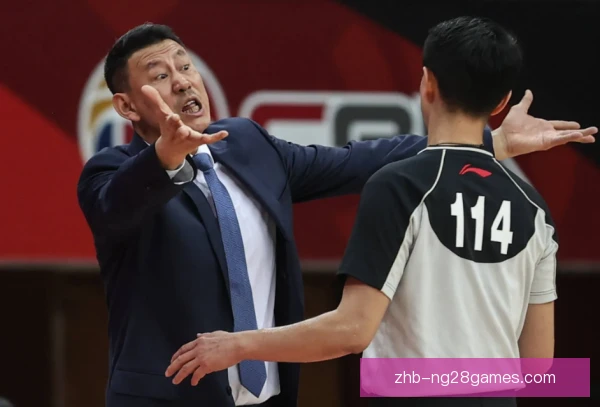 李在宛拉杆上篮命中,高难度动作锁定关键分 李在宛拉杆上篮命中,高难度动作锁定关键分
